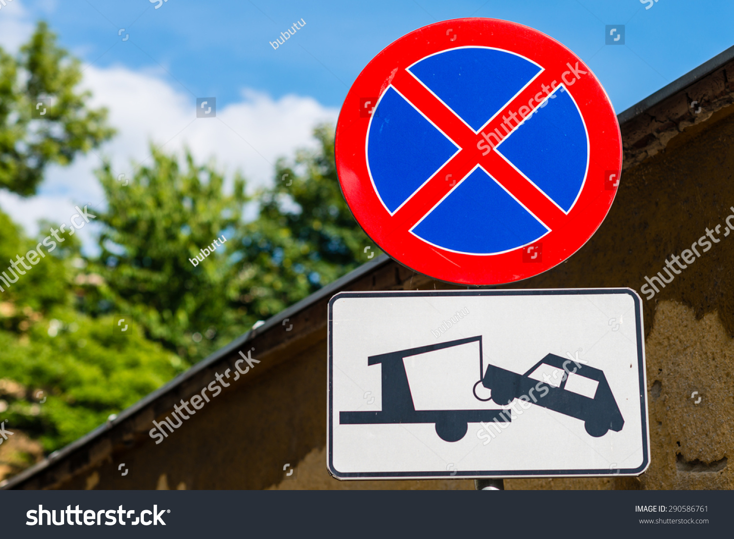 Clearway sign - traffic signs: no stopping or parking and no entry for power driven vehicle