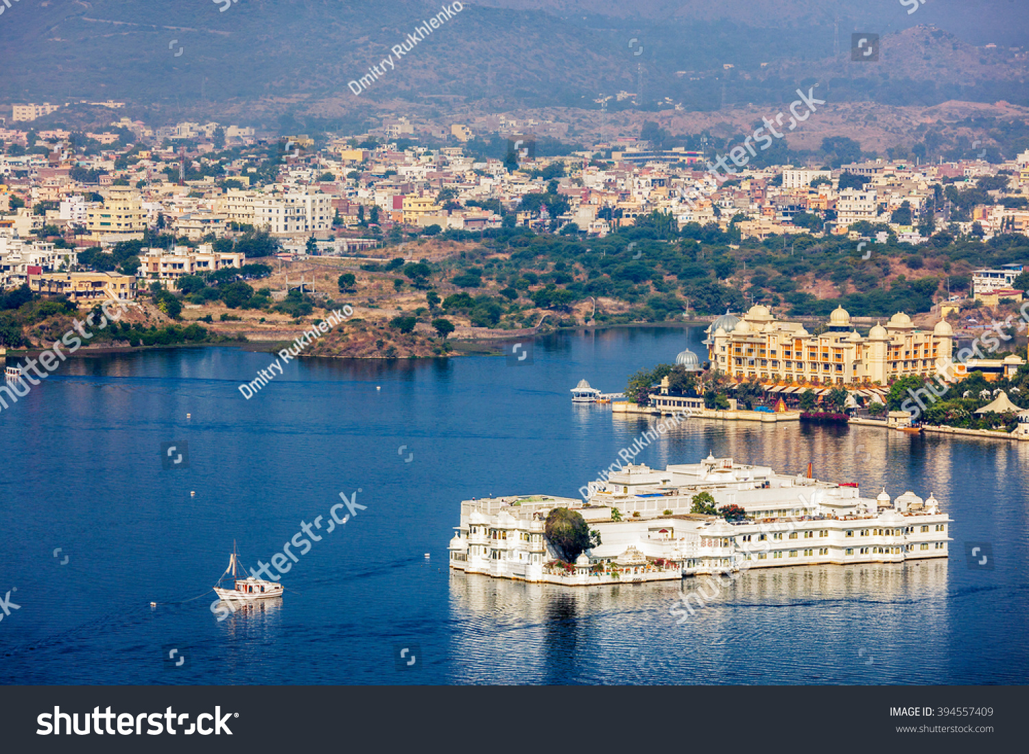 Aerial view of Lake Pichola with Lake Palace (Jag Niwas).  Udaipur  Rajasthan  India